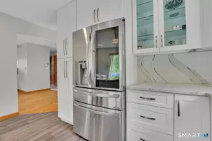 121 Bartholomew Rd, Middletown, CT 06457 - Photo 15