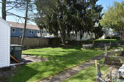403 Clark Street, Bridgeport, CT 06606 - Photo 19
