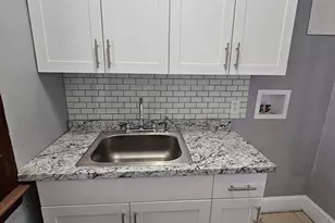 75 Vernon St, Waterbury, CT 06708 - Photo 5