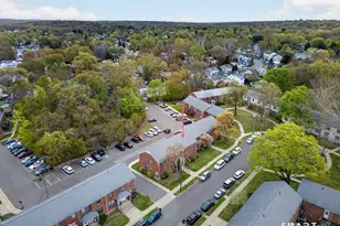 49 Mencel Cir, Bridgeport, CT 06610 - Photo 5