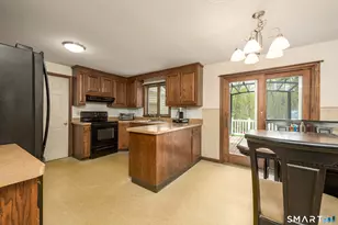 75 Village St, Bristol, CT 06010 - Photo 9