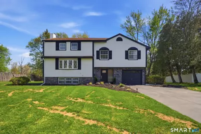 32 Brentwood Drive, Bloomfield, CT 06002 - Photo 1