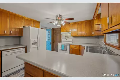 32 Loveland Lane, Bristol, CT 06010 - Photo 9