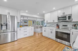 125 McLeod Pl, Stratford, CT 06614 - Photo 9