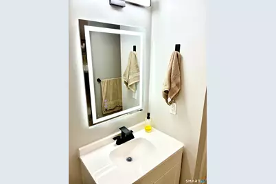60 Dickerman Avenue #60, Windsor Locks, CT 06096 - Photo 17
