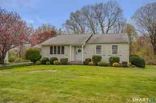 4 Champlin Hill Ct, East Lyme, CT 06357 - Photo 3