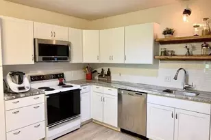 15 Highland St, West Hartford, CT 06119 - Photo 11