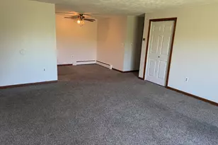 1162 Middle Turnpike W, Manchester, CT 06040 - Photo 3