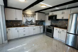 2 Mediterranean Ln, Norwich, CT 06360 - Photo 5