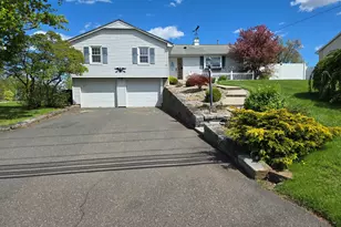 748 Maple St, Rocky Hill, CT 06067 - Photo 3