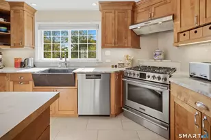 119 Spring St, Glastonbury, CT 06033 - Photo 3