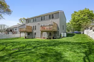100 Dirienzo Heights, Derby, CT 06418 - Photo 5