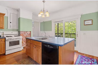 8 Myrtle Street, Norwalk, CT 06855 - Photo 7