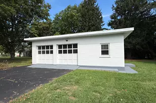 86 Pegasus Dr, Groton, CT 06340 - Photo 3