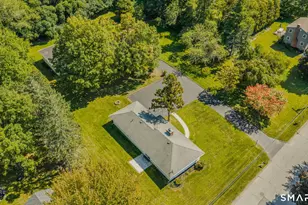 86 Pegasus Dr, Groton, CT 06340 - Photo 35