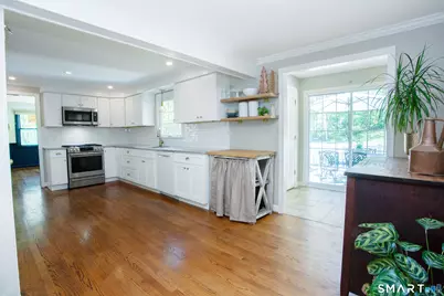 19 Lawton Drive, Simsbury, CT 06070 - Photo 9