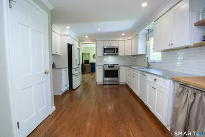 19 Lawton Drive, Simsbury, CT 06070 - Photo 7