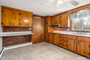 6 Roberts Rd, Enfield, CT 06082 - Photo 9