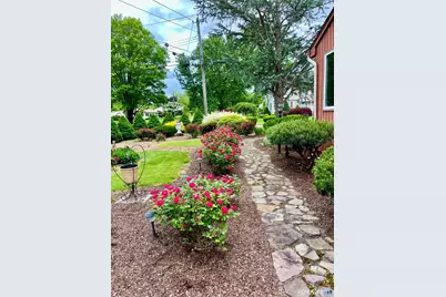 22 Larkspur Drive, Trumbull, CT 06611 - Photo 5