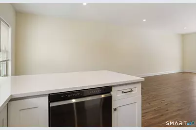 2 Beacon Square #5, Fairfield, CT 06825 - Photo 9