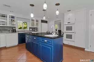10 Cliffmount Dr, Bloomfield, CT 06002 - Photo 9