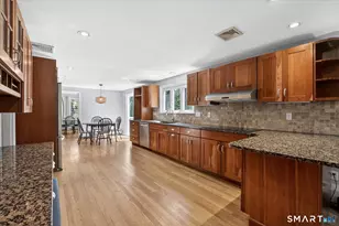 22 Fox Den Rd, Simsbury, CT 06092 - Photo 7