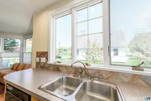 21 Chapel Dr, Branford, CT 06405 - Photo 15