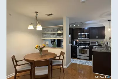26 Schoolhouse Drive #405, West Hartford, CT 06110 - Photo 3