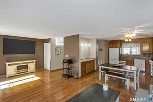8 Dibble Hollow Ln, Windsor Locks, CT 06096 - Photo 11