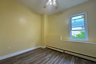 38 Green St, Waterbury, CT 06708 - Photo 3