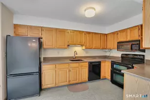 380 Hitchcock Rd, Waterbury, CT 06705 - Photo 11