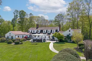 40 Hill Brook Ln, Fairfield, CT 06824 - Photo 1