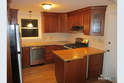 25 Mettler Street #1st, Woodbridge, CT 06525 - Photo 3