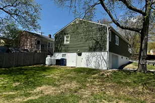 32 Ogden St, West Haven, CT 06516 - Photo 3