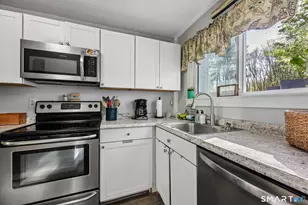 65 Perry St, Putnam, CT 06260 - Photo 7