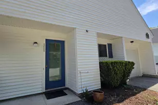 65 Perry St, Putnam, CT 06260 - Photo 3