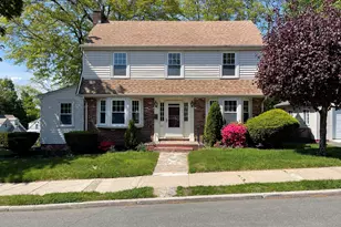 22 Carmel St, Hartford, CT 06106 - Photo 1