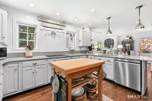 8 Seagate Rd, Darien, CT 06820 - Photo 13