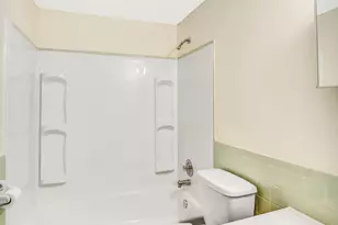 364 Colonial Ave, Waterbury, CT 06704 - Photo 5
