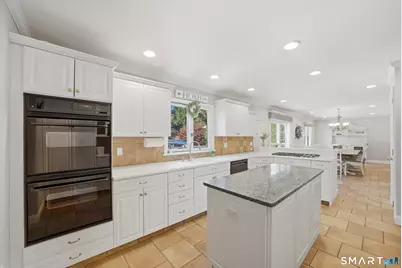 33 Club Circle, Stamford, CT 06905 - Photo 7