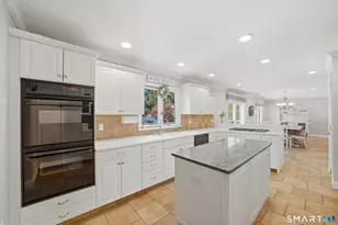 33 Club Cir, Stamford, CT 06905 - Photo 7