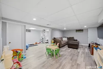 33 Club Circle, Stamford, CT 06905 - Photo 31