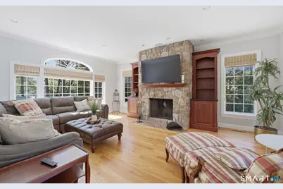 33 Club Circle, Stamford, CT 06905 - Photo 11