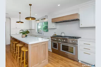 18 Phillips Lane, Darien, CT 06820 - Photo 5