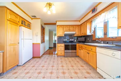 68 Pleasant View Drive, Middletown, CT 06457 - Photo 9