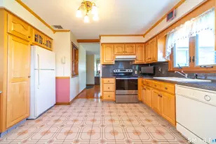 68 Pleasant View Dr, Middletown, CT 06457 - Photo 9