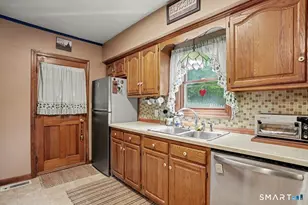 74 Maple St, Seymour, CT 06483 - Photo 7