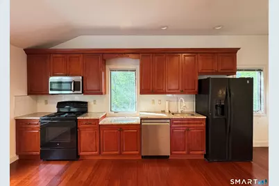 108 Comstock Hill Avenue, Norwalk, CT 06850 - Photo 5