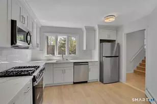 8 Lyle Ct, Farmington, CT 06032 - Photo 5