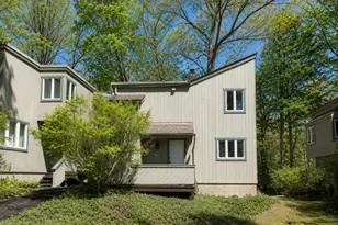 8 Lyle Ct, Farmington, CT 06032 - Photo 1